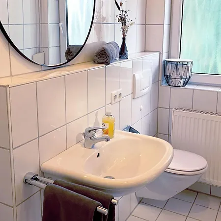 Gemuetliches Reiheneckhaus Mit Balkon Prázdninový dům Burscheid