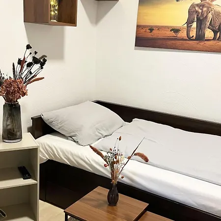 Gemuetliches Reiheneckhaus Mit Balkon Burscheid