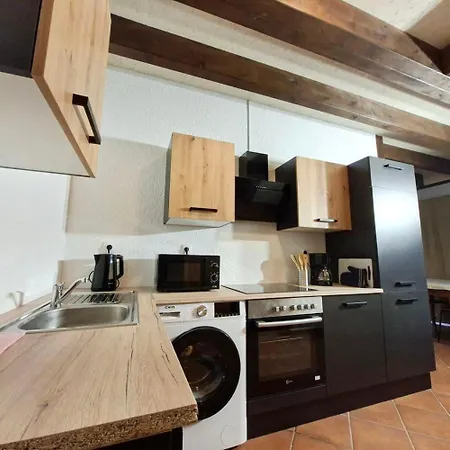 Gemuetliches Reiheneckhaus Mit Balkon